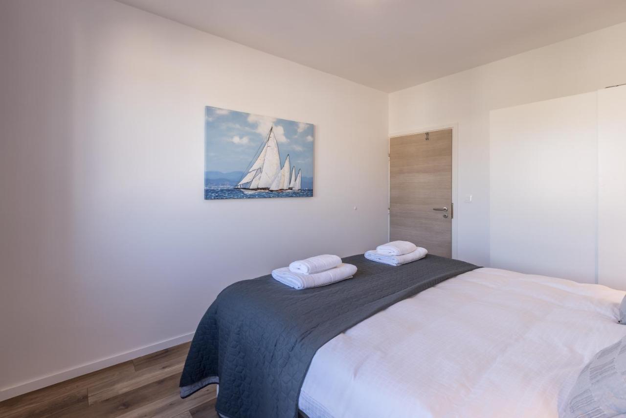 Sundowners Apartment, 52Qm, Double & Single Bed, 10 Min From Old Town Of Split Eksteriør bilde